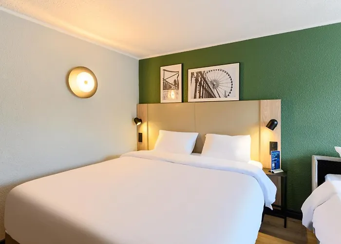 Campanile Szálloda 3*